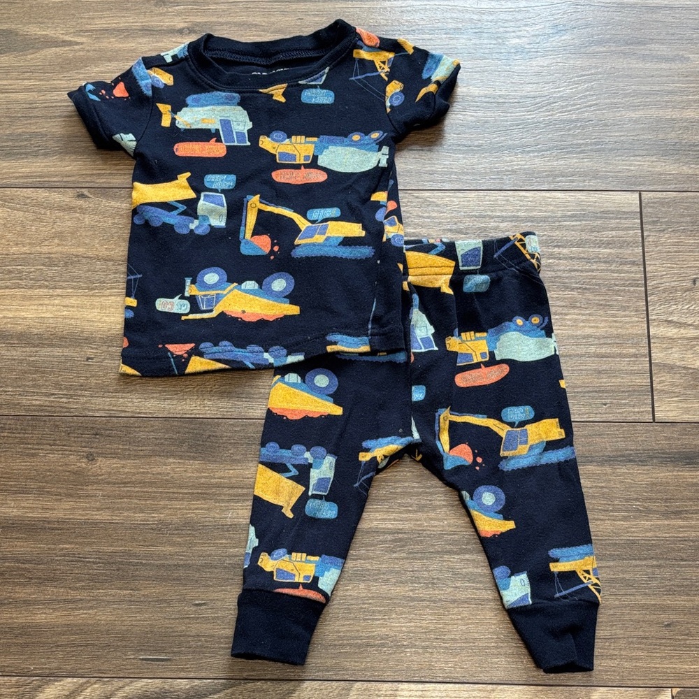 ☀️ 2/$15 - 6-12m Kids Construction Vehicle Pajama Set